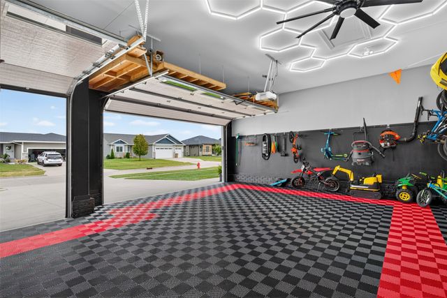 218 31st Street SE, Altoona, IA 50009