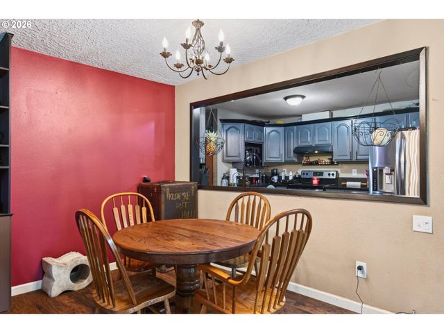 236 LAVERNE Dr, Kalama, WA 98625