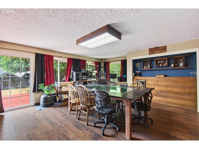 236 LAVERNE Dr, Kalama, WA 98625