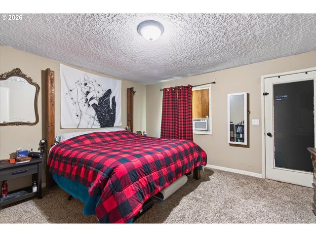 236 LAVERNE Dr, Kalama, WA 98625