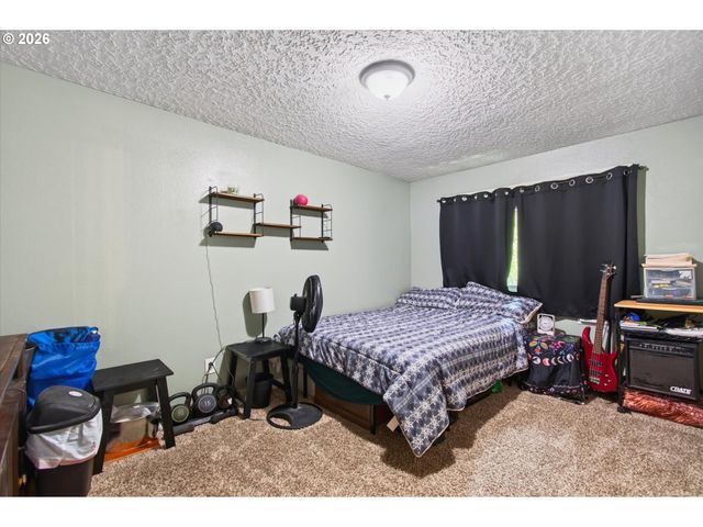 236 LAVERNE Dr, Kalama, WA 98625