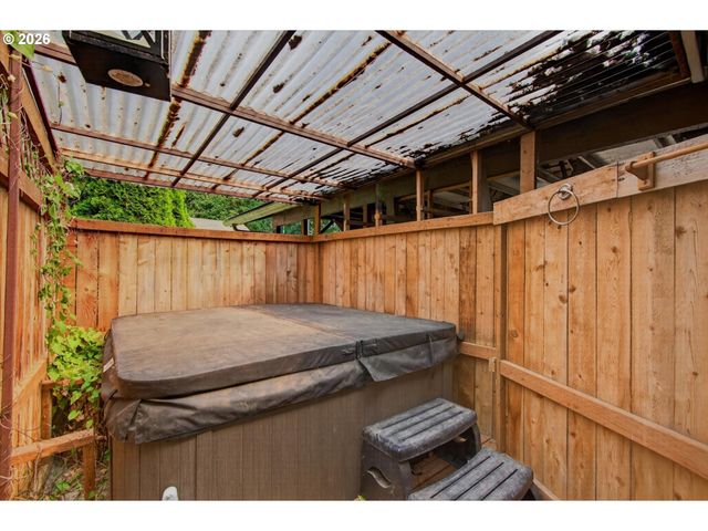 236 LAVERNE Dr, Kalama, WA 98625