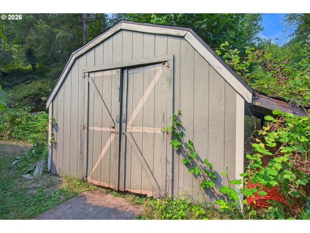 236 LAVERNE Dr, Kalama, WA 98625