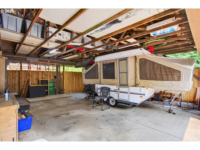 236 LAVERNE Dr, Kalama, WA 98625