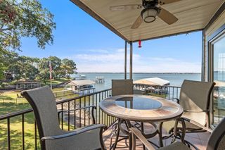 160 Peninsula Point Terrace, Mabank, TX 75156