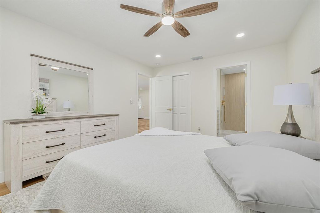 Image 14 of property listing at 465 BELMIST COURT, Dunedin, FL 34698