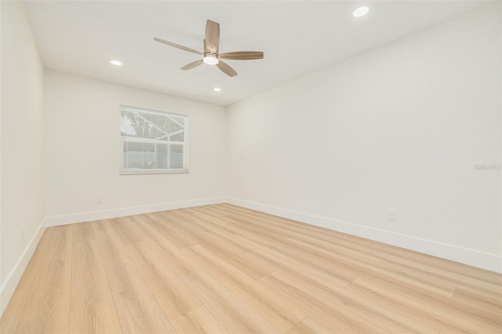 Image 20 of property listing at 465 BELMIST COURT, Dunedin, FL 34698