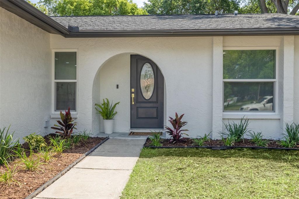 Image 4 of property listing at 465 BELMIST COURT, Dunedin, FL 34698