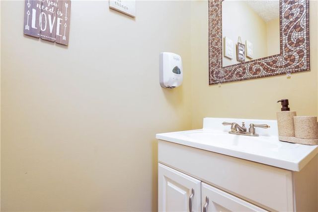 642 Crestworth Crossing, Powder Springs, GA 30127