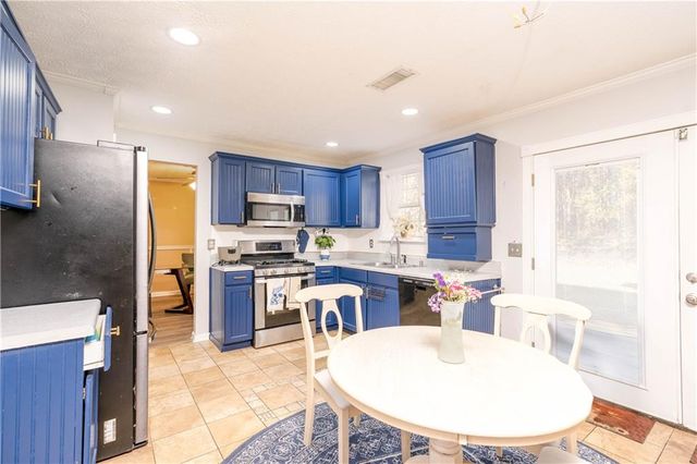 642 Crestworth Crossing, Powder Springs, GA 30127