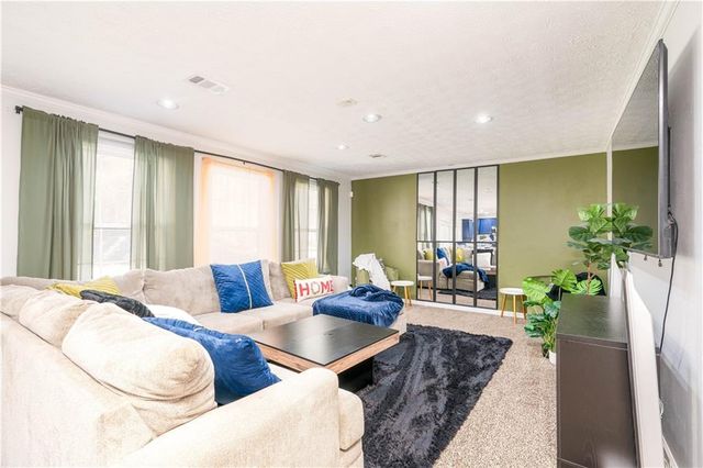 642 Crestworth Crossing, Powder Springs, GA 30127