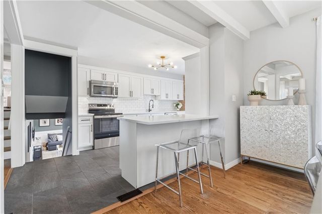 7928 Juniper Drive, Prairie Village, KS 66208