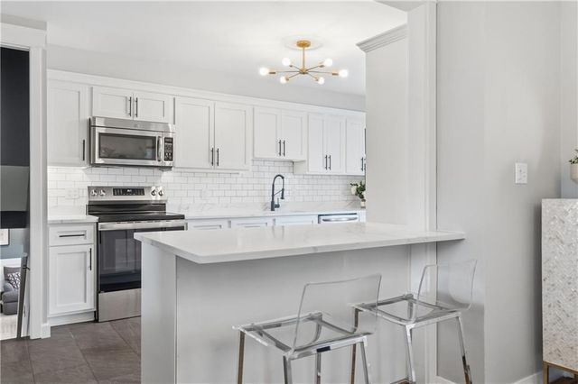 7928 Juniper Drive, Prairie Village, KS 66208