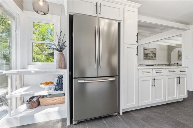 7928 Juniper Drive, Prairie Village, KS 66208