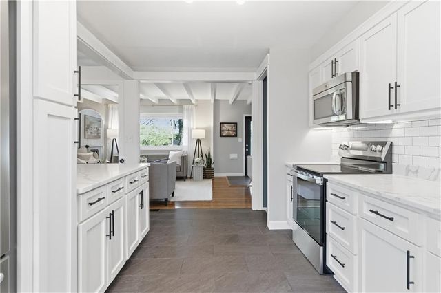 7928 Juniper Drive, Prairie Village, KS 66208