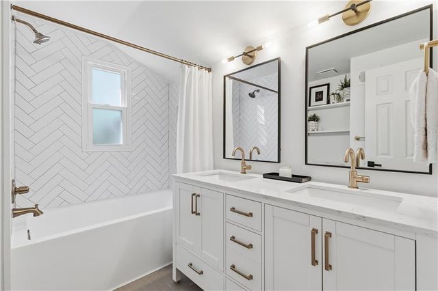 7928 Juniper Drive, Prairie Village, KS 66208