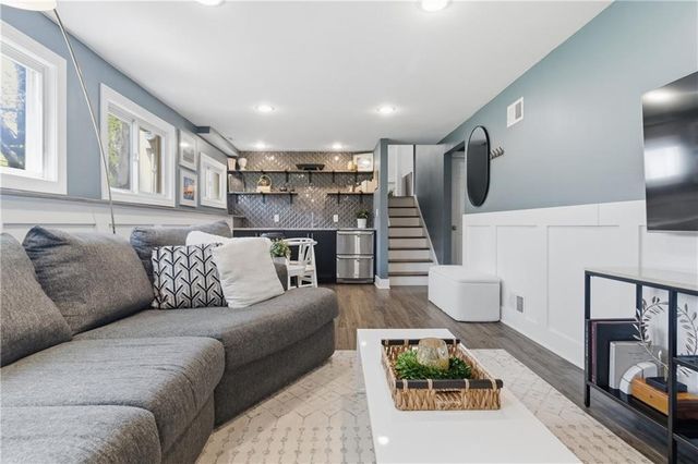 7928 Juniper Drive, Prairie Village, KS 66208