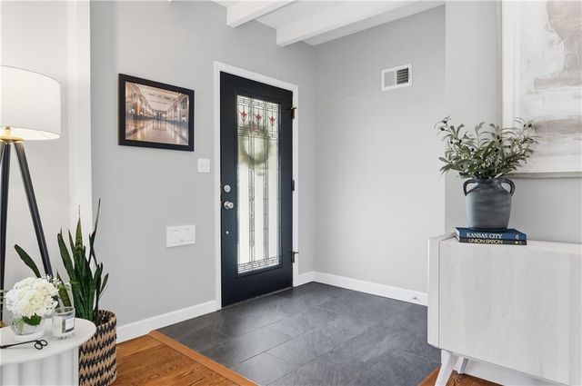 7928 Juniper Drive, Prairie Village, KS 66208