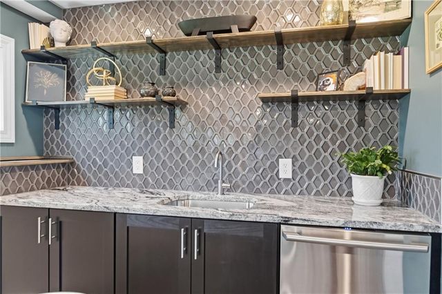 7928 Juniper Drive, Prairie Village, KS 66208