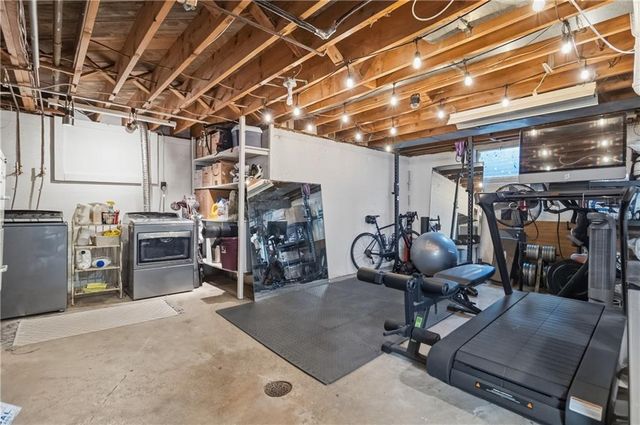 7928 Juniper Drive, Prairie Village, KS 66208