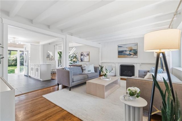 7928 Juniper Drive, Prairie Village, KS 66208