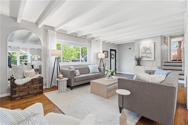 7928 Juniper Drive, Prairie Village, KS 66208