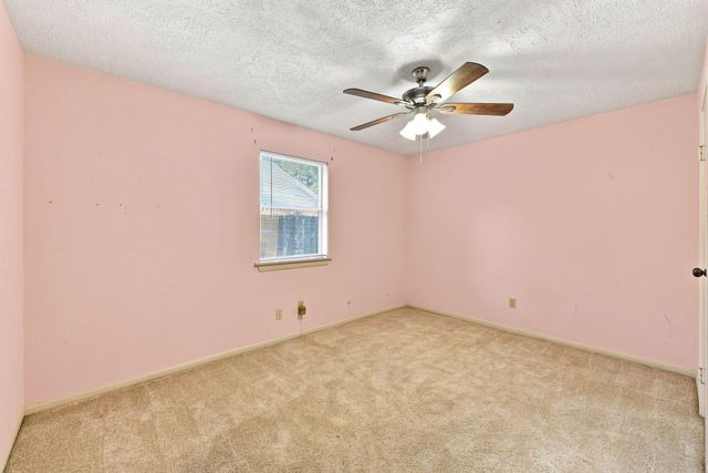 428 Old Course Dr, Friendswood, TX 77546