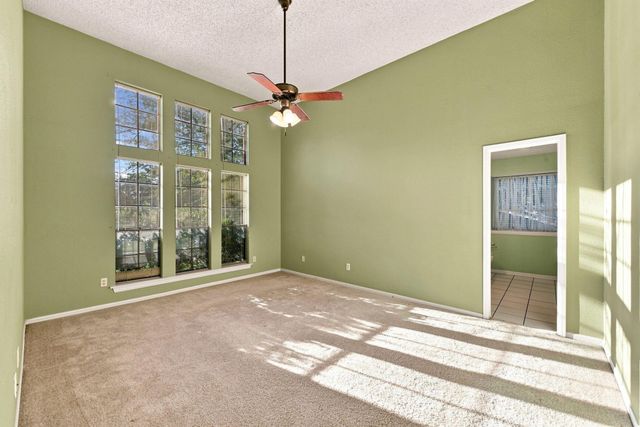 428 Old Course Dr, Friendswood, TX 77546