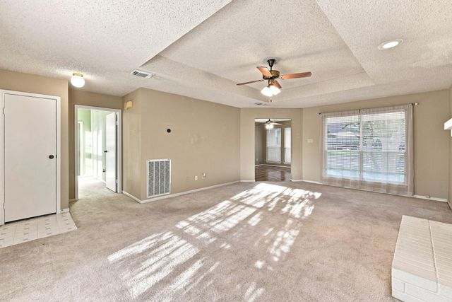 428 Old Course Dr, Friendswood, TX 77546