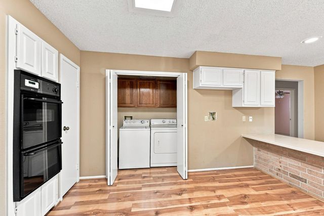 428 Old Course Dr, Friendswood, TX 77546