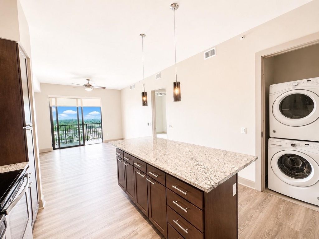 9787 Katy Freeway 1611, Houston, TX 77024