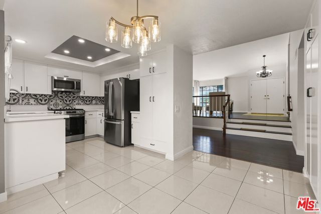 6501 Bradley Place, Los Angeles, CA 90056