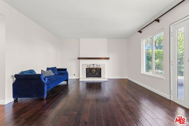 6501 Bradley Place, Los Angeles, CA 90056