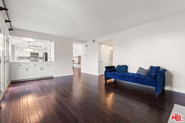 6501 Bradley Place, Los Angeles, CA 90056