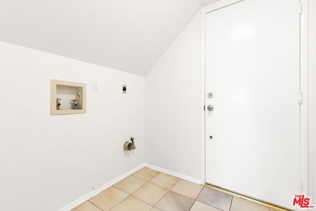6501 Bradley Place, Los Angeles, CA 90056