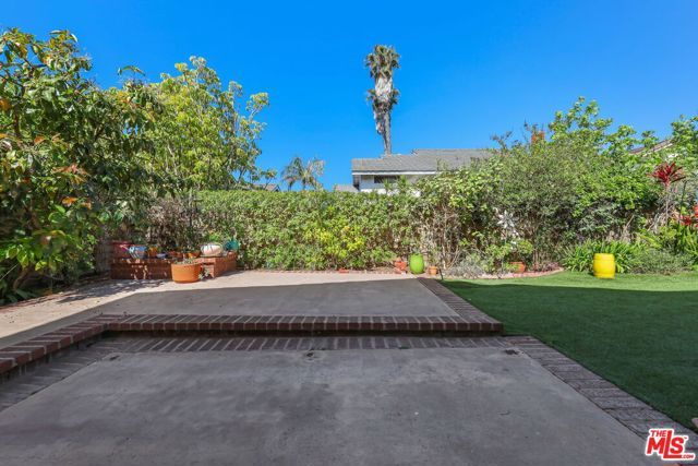 6501 Bradley Place, Los Angeles, CA 90056