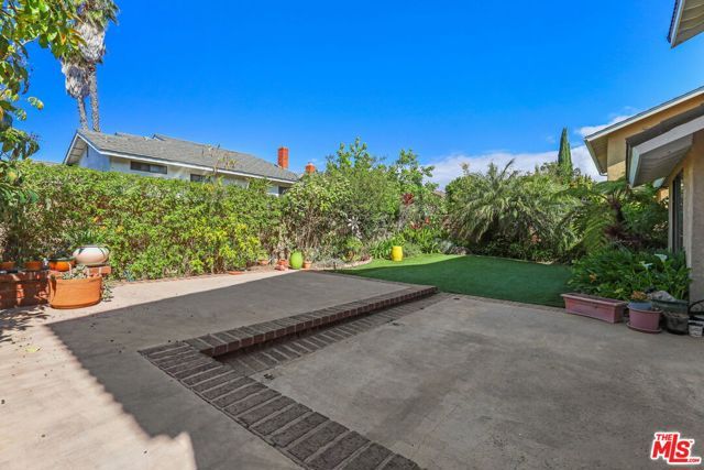 6501 Bradley Place, Los Angeles, CA 90056