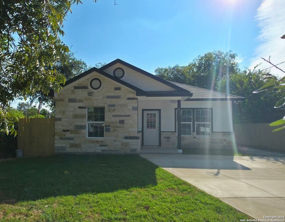 216 san augustine, San Antonio, TX 78237