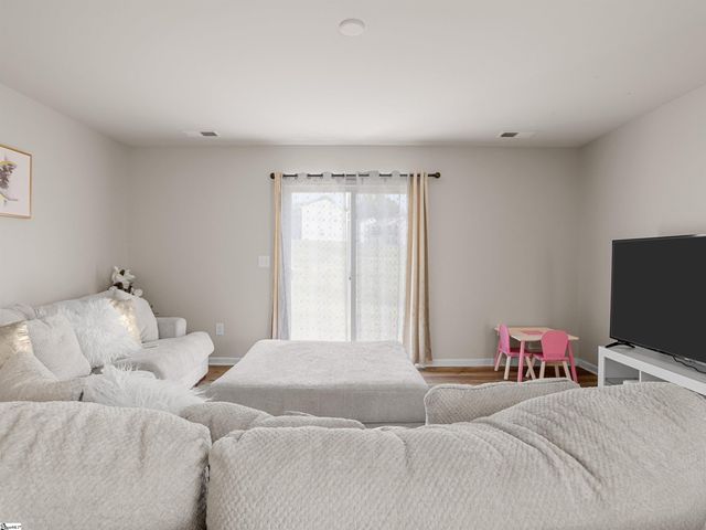 1410 Penrith Court, Boiling Springs, SC 29316