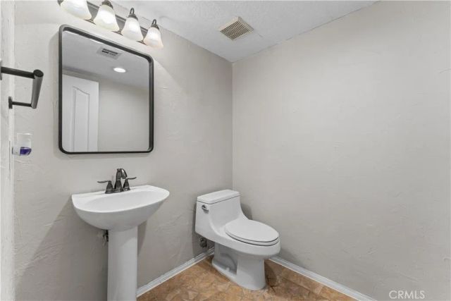 7368 Ojai Drive, Palmdale, CA 93551