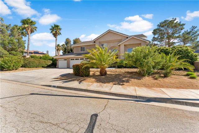 7368 Ojai Drive, Palmdale, CA 93551