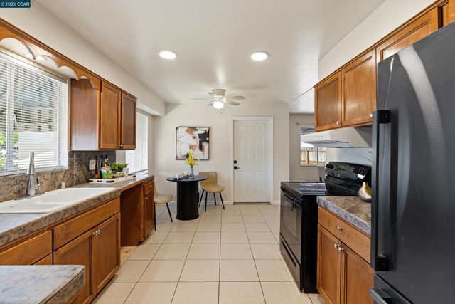 5714 Claremont Ave, Stockton, CA 95207