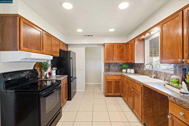 5714 Claremont Ave, Stockton, CA 95207