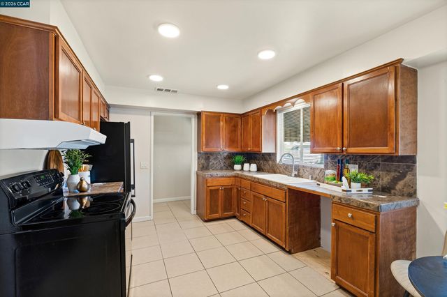 5714 Claremont Ave, Stockton, CA 95207