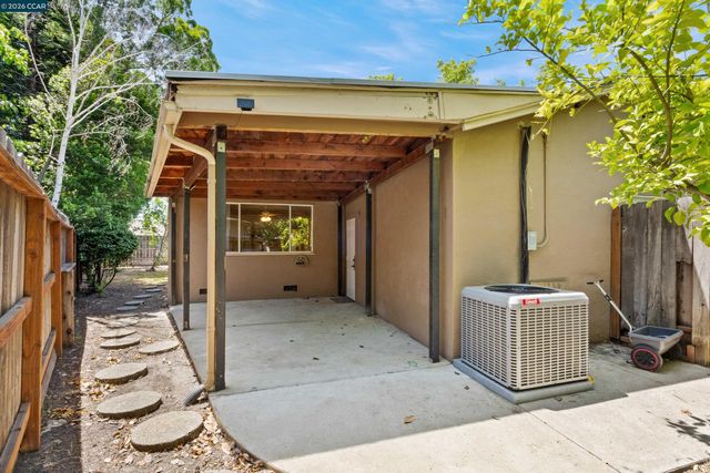 5714 Claremont Ave, Stockton, CA 95207