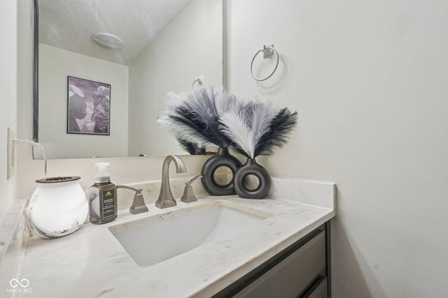 5933 Marina View Drive, Indianapolis, IN 46237
