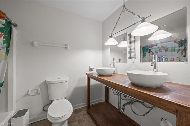 3742 Crosland Road, Winston-salem, NC 27106