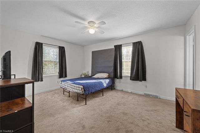 3742 Crosland Road, Winston-salem, NC 27106