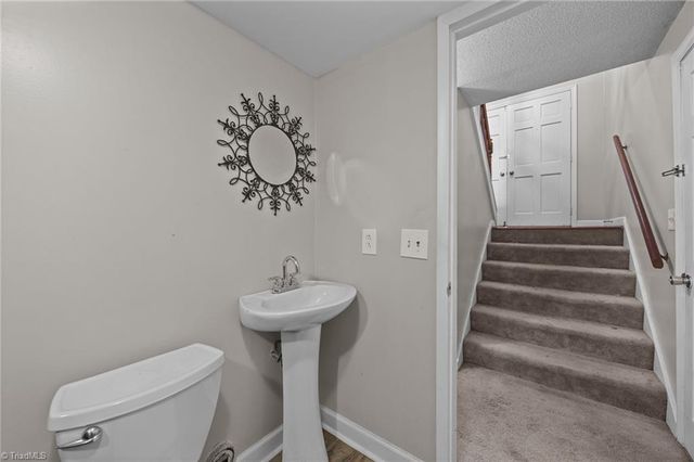 3742 Crosland Road, Winston-salem, NC 27106