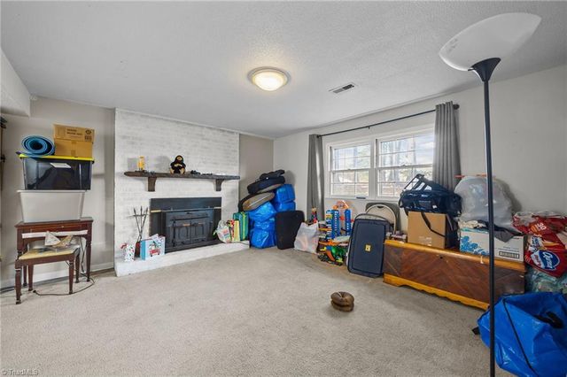 3742 Crosland Road, Winston-salem, NC 27106